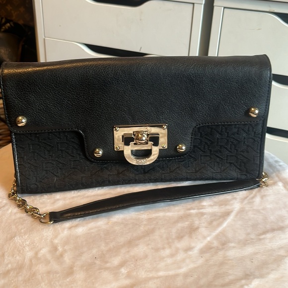 DKNY over the shoulder purse - Picture 6 of 13